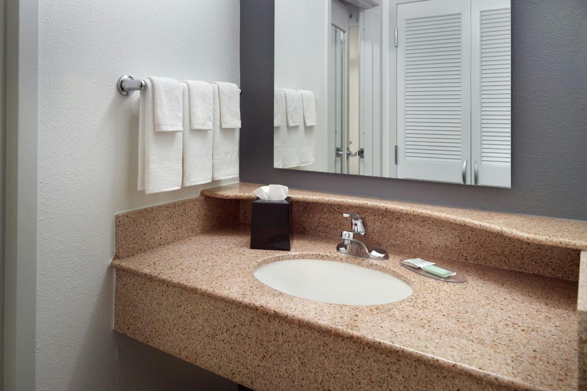 Courtyard By Marriott Tallahassee Downtown/Capital Eksteriør bilde